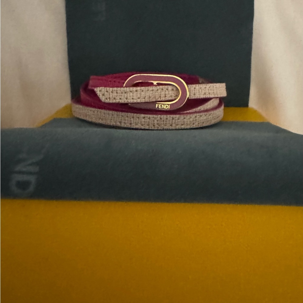 Fendi Crayons Textured Leather Pink Double Wrap Bracelet with Enamel Buckle. new - Picture 3 of 3